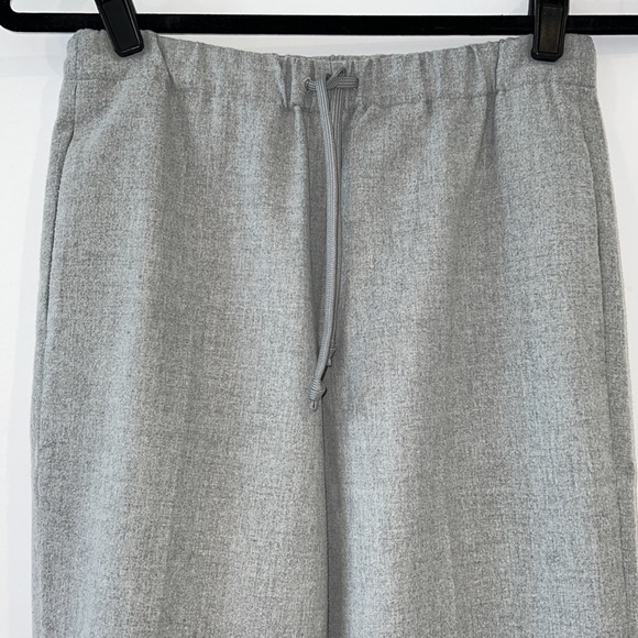 Aritzia The Group Babaton Light Gray Jimmy Cropped Pants Size XS - Picture 4 of 16